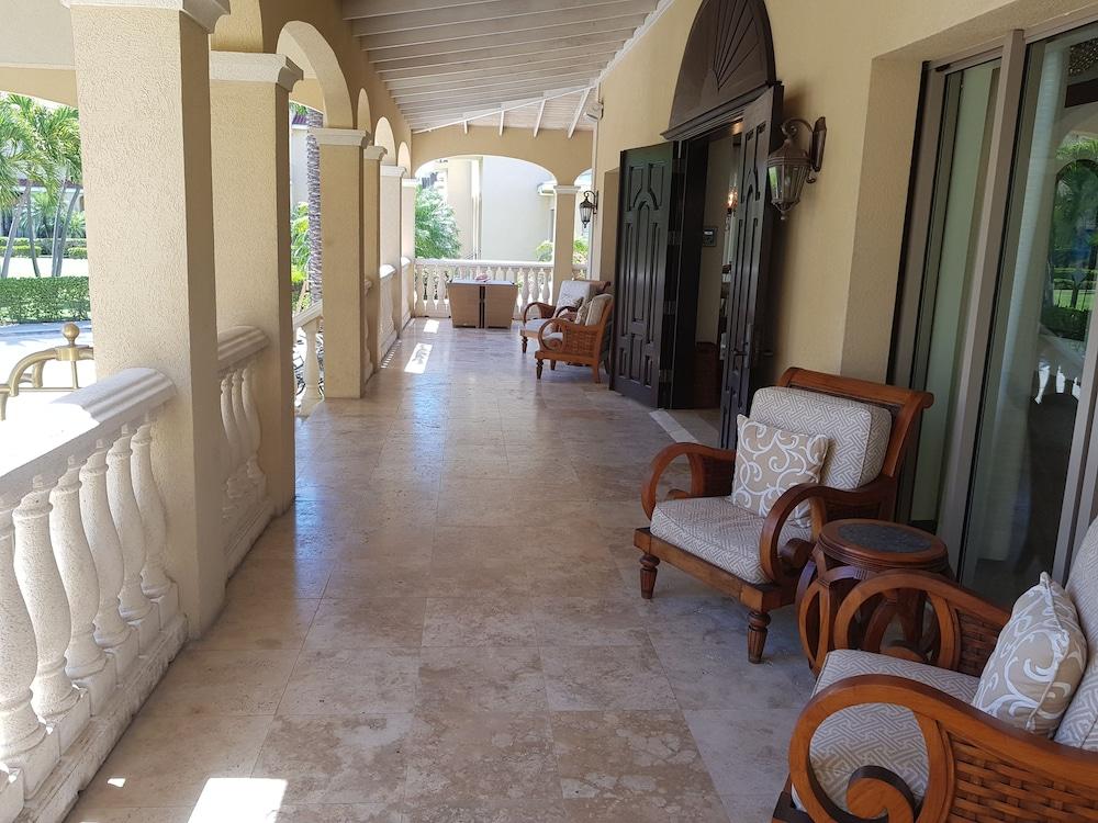 The Somerset On Grace Bay Exterior foto